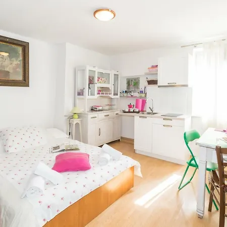 Beautiful Rustical Ana In The Heart Of Apartment *
