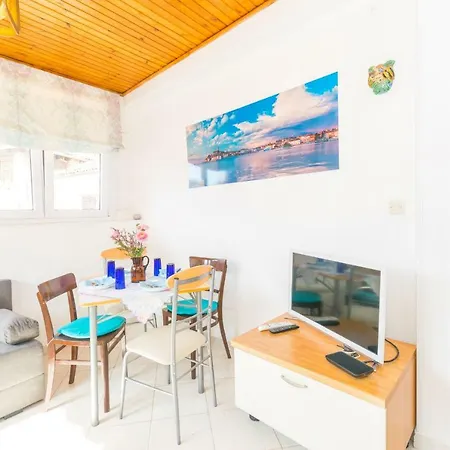 Apartment Beautiful Rustical Ana In The Heart Of