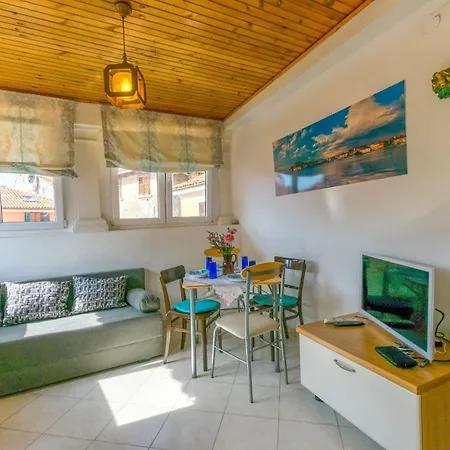 Apartment Beautiful Rustical Ana In The Heart Of