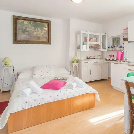 Beautiful Rustical Ana In The Heart Of Apartment *