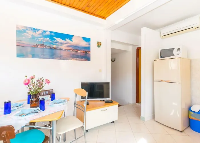 Beautiful Rustical Ana In The Heart Of * روفينج